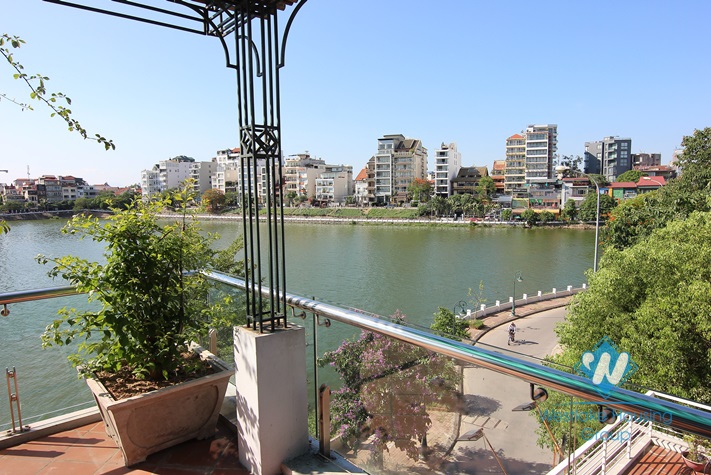 Lake view-House for rent in Tay Ho area